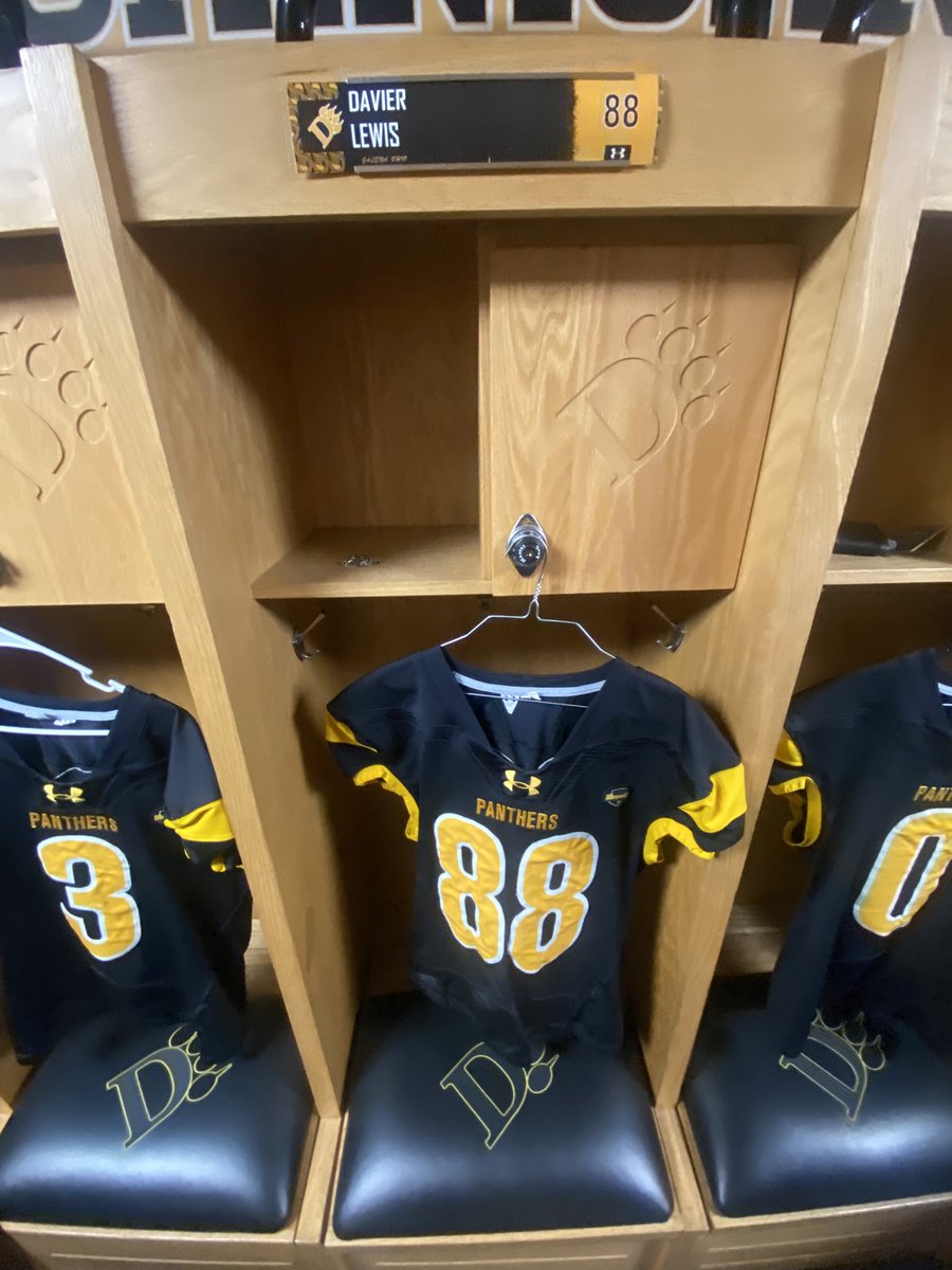 Davier lewis tweet media