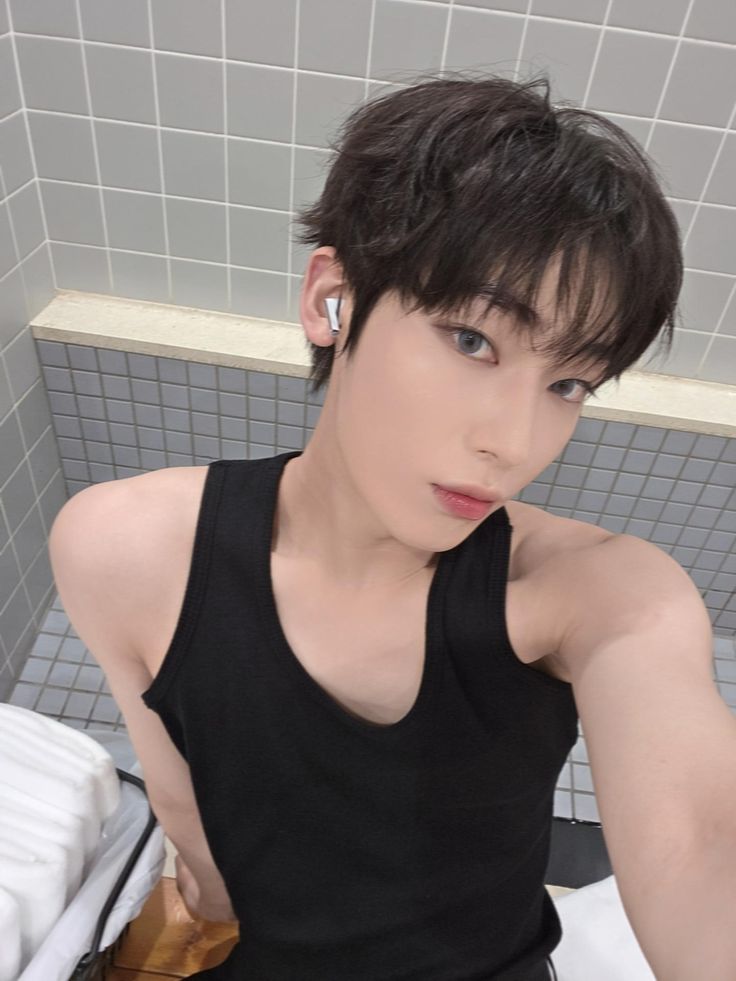 zqsideritosXD's tweet photo. Sunoo https://t.co/u8Eef378Mc