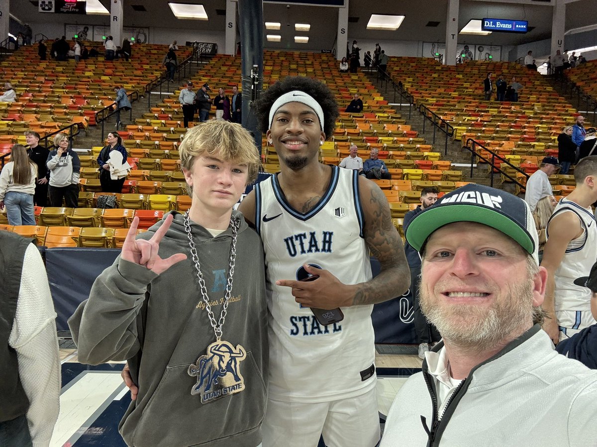 Aggiefan_33's tweet photo. Shout out to MJ on the 1000
#showme #AggiesALLtheWay https://t.co/AzOIlQSkgB