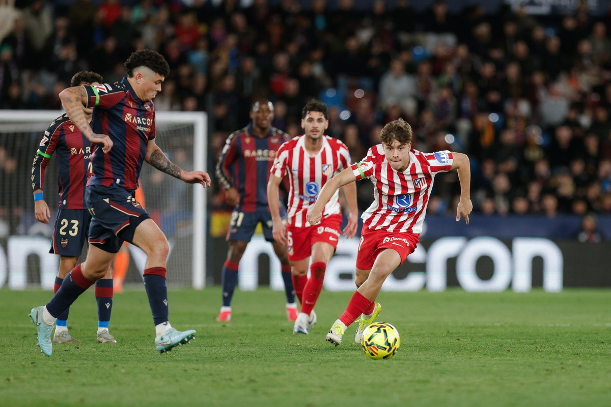 AtletiAcademia's tweet photo. Debut en partido oficial con el @Atleti ♥️🤍

¡Enhorabuena, Jano! 👏 https://t.co/rLTMu9EE5T