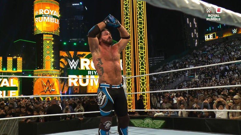 La despedida de AJ Styles ha sido muy conmovedora.

Si, se puso de nuevo los guantes pero eso no significa que no se retira. 

Simplemente, estaba diciendo adiós.

#RoyalRumble