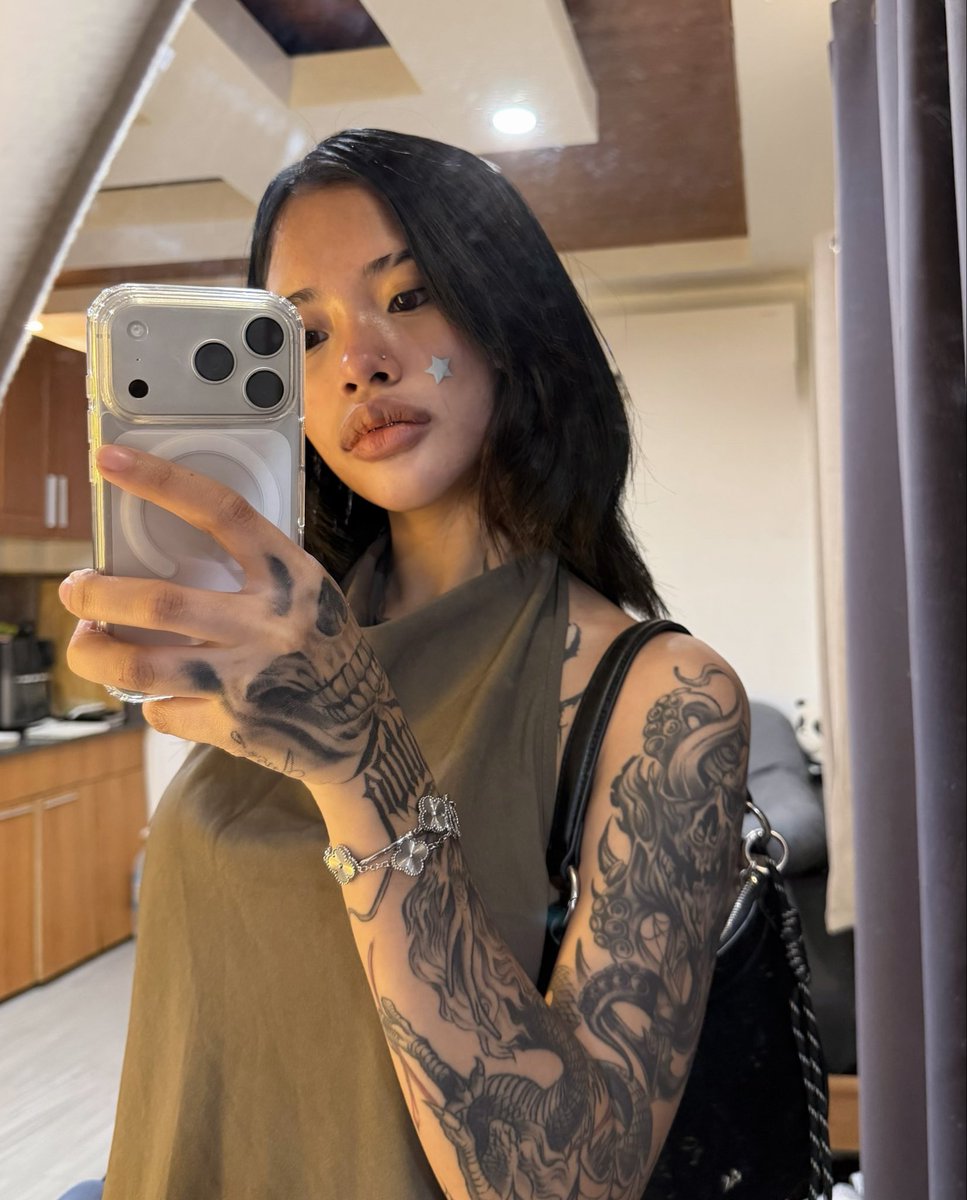 tatted baddie 😼