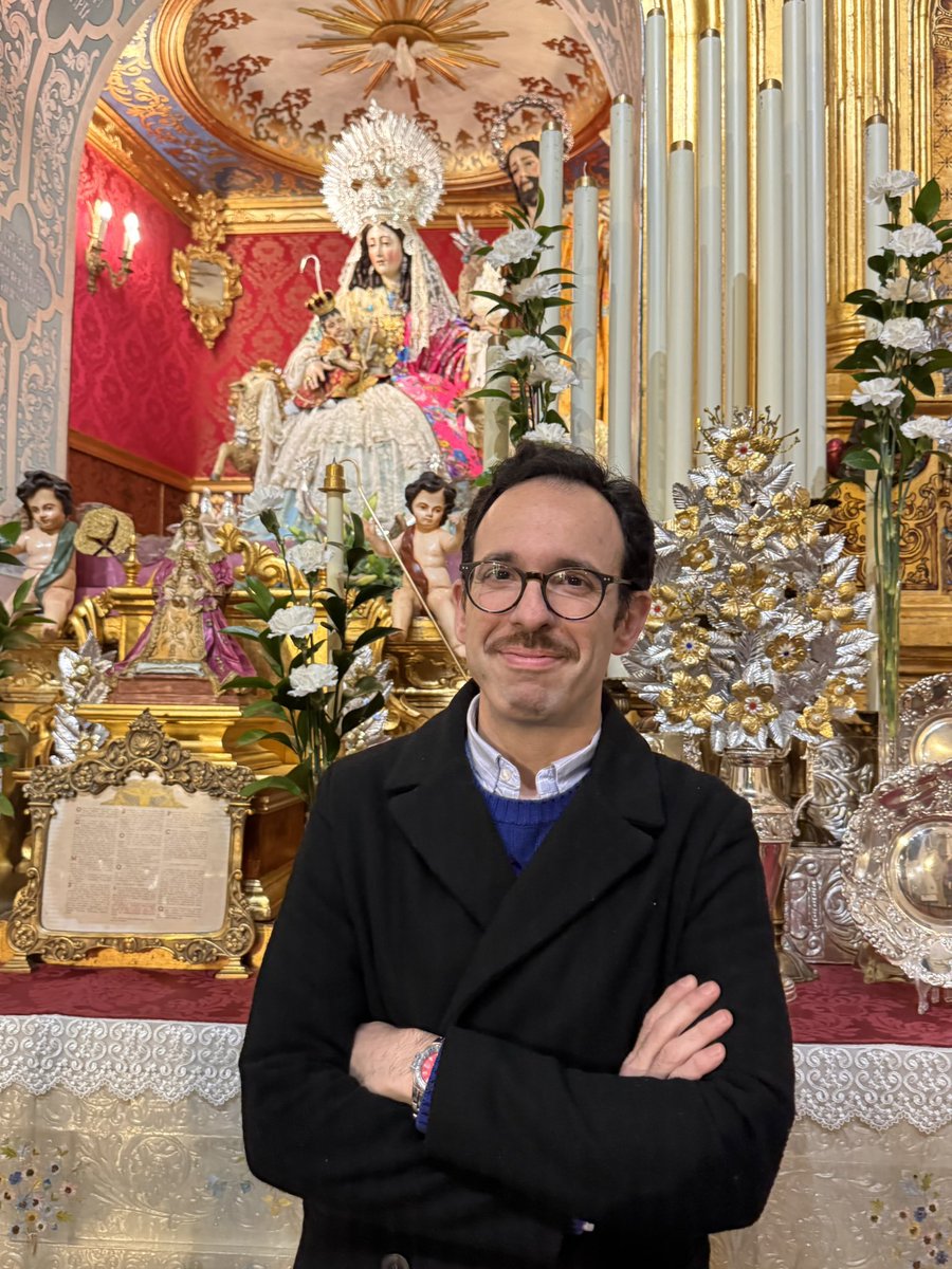 PastoraSMarina's tweet photo. 🔵 FRANCISCO JAVIER SEGURA MÁRQUEZ, NUEVO HERMANO MAYOR DE NUESTRA PRIMITIVA HERMANDAD 

Finalizado el Cabildo General extraordinario de elecciones, NHD Francisco Javier Segura Márquez ha sido elegido nuevo Hermano Mayor de nuestra Primitiva y Real Hermandad.

A falta de confirmación por la autoridad eclesiástica, Segura tomará el relevo de NHD Andrés Martín Angulo en el cargo, con quien ha ocupado a lo largo de los últimos 9 años el cargo de Mayordomo, no siendo esta la única responsabilidad que ha tenido nuestro hermano en la corporación, pues en anteriores Juntas de Gobierno fue Secretario y Diputado de Cultos, y previamente, uno de los fundadores del primer Grupo Joven de la Divina Pastora.

Nuestro hermano irá acompañado en la Junta de Oficiales por los siguientes hermanos:

- Irene Astorga Pedrero.
- Alberto Camacho Muñoz.
- Antonio García-Avilés Gadea.
- Félix Lerma Carrión. 
- Andrés Martín Angulo.
- Álvaro Martín González. 
- David Morán Ledesma.
- Manuel Osorno Garrido.
- Juan José Román Llorca. 
- Manuel Jesús Romero Carmona.
- Ismael Ruiz Pérez.
- Virginia C. Sánchez-Barbudo González.
- Álvaro Sánchez Algarada. 
- Francisco de Paula Sández Medina.

A la Divina Pastora Coronada pedimos bendiga a nuestros hermanos, para que guiados por Ella, puedan desarrollar un beneficioso trabajo durante los próximos 4 años, en los que destacará la celebración del 325 aniversario fundacional de nuestra Primitiva Hermandad.