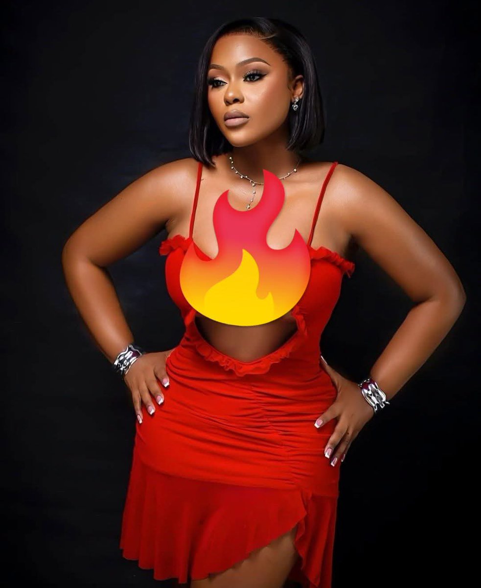 amahle___'s tweet image. You Will Never See Feminists Attacking Inno Morolong Who Is $ɛlling Young Women To Men In The Night Clubs They'd Rather Attack Nandi Madida,Yesterday The Timeline Was Full Of Posts Hating On Nandi Madida But You Wont Even See Such Hatred Pointed Towards People Like Inno For