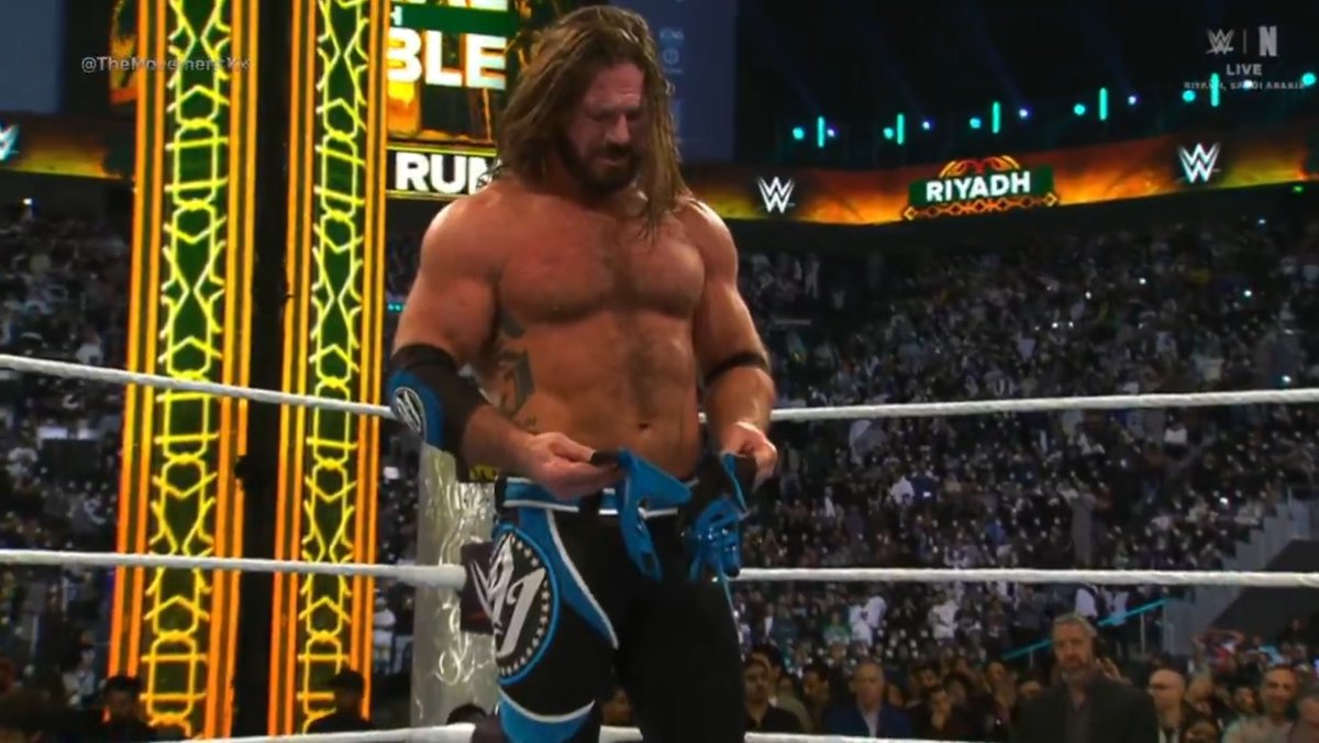 #RoyalRumble | AJ Styles eldivenleri bir şekilde bırakamadı...

WWE kariyeri bitti sadece...Belki de TNA veya AEW?  Ayrıca hafta arası kendisi ile ilgili bazı ticari marka tescilleri de yaptı. Bekleyip göreceğiz...