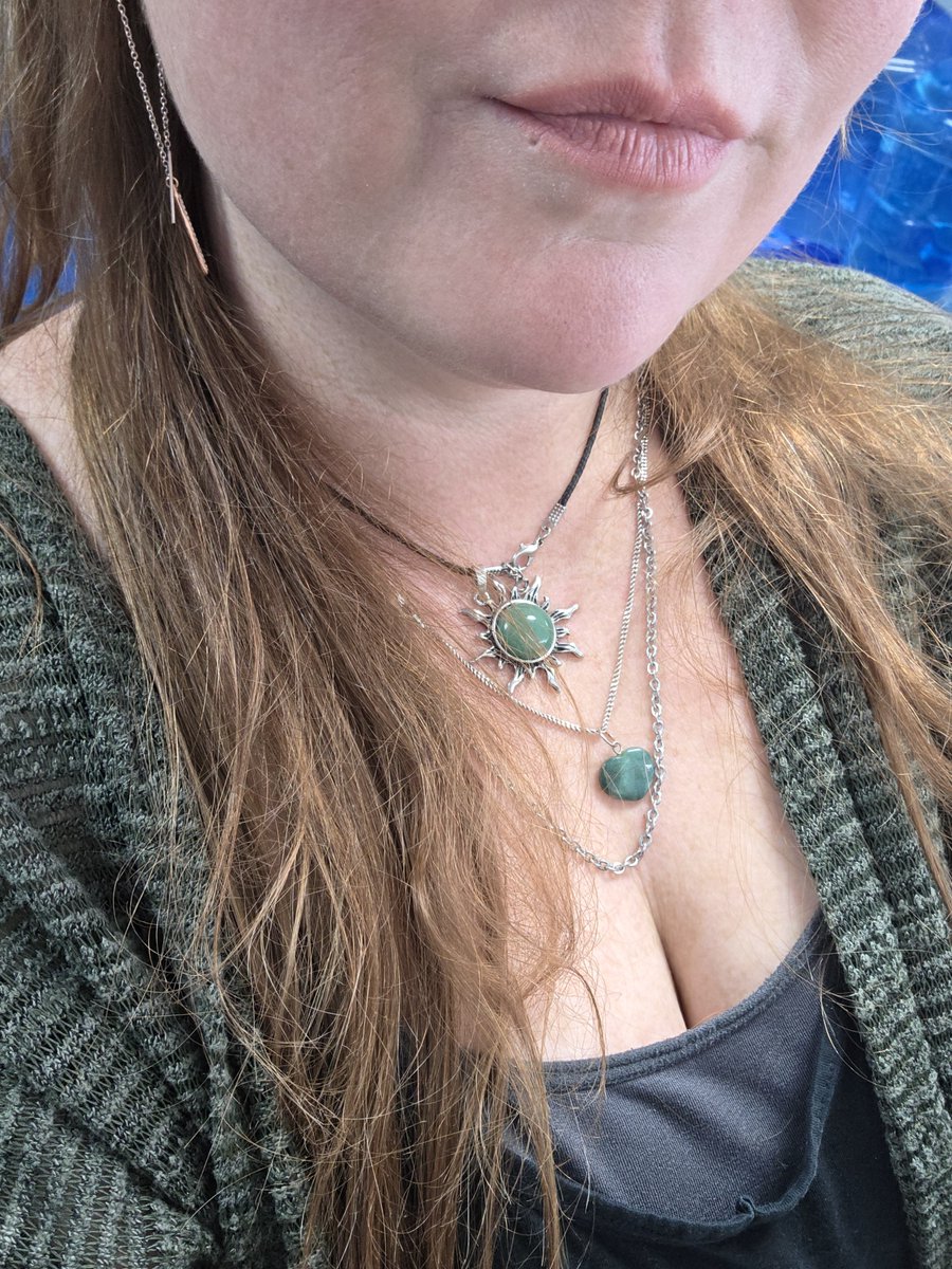 urgoodgirl92's tweet photo. Bored.
#redhead #OnlyFansLife #visitme #worksucks #jade #green https://t.co/wkMtgF0HsD