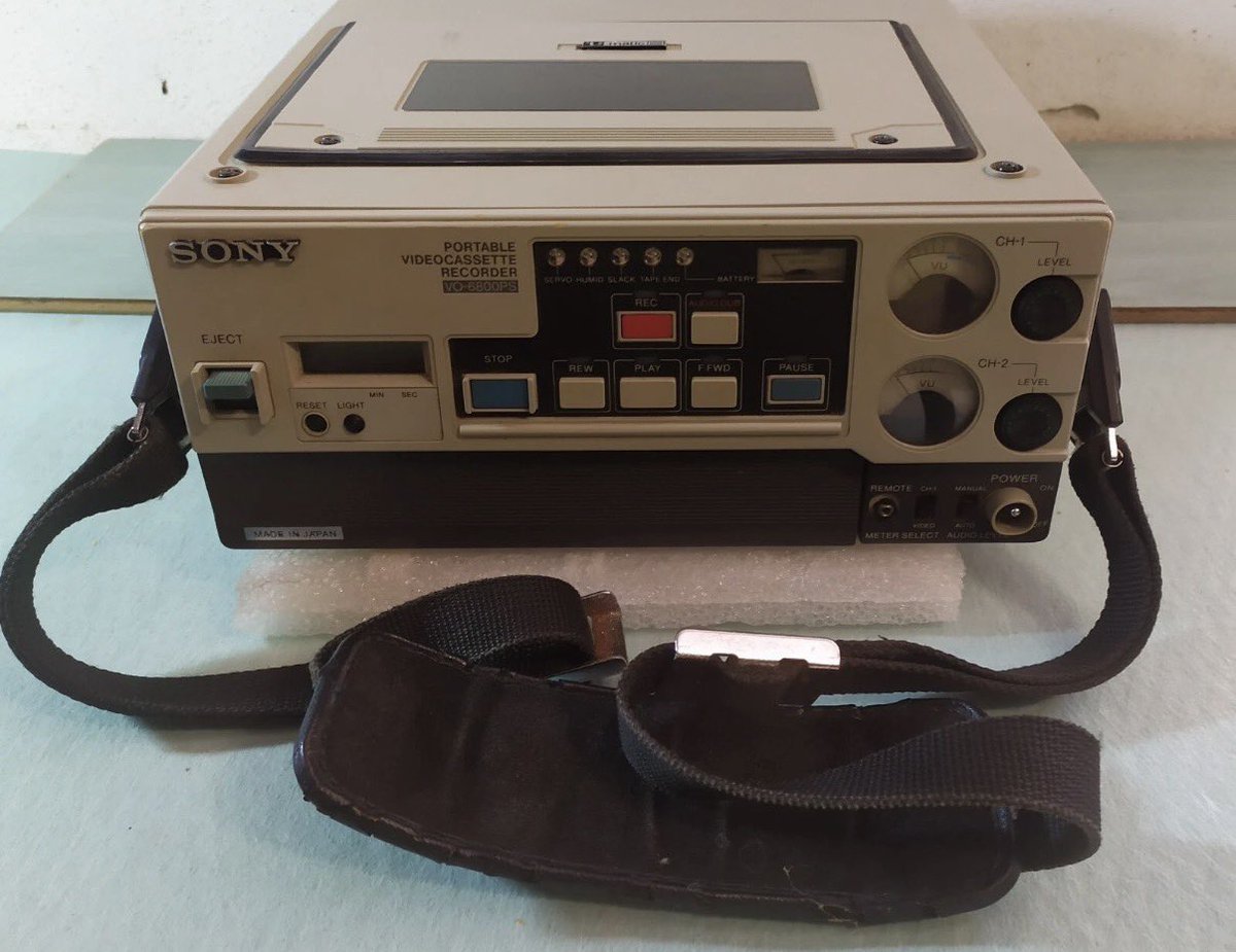 <a href="/oscarvilareal/">óscar parra córcoles</a> <a href="/NachovicenteP/">Nacho Vicente</a> <a href="/PatoAviador/">Pato Aviador</a> <a href="/ArchivoRTVE/">Archivo RTVE</a> ¿Con bolsa o sin ella? 🤔 
En cualquier caso un horror ¿no?