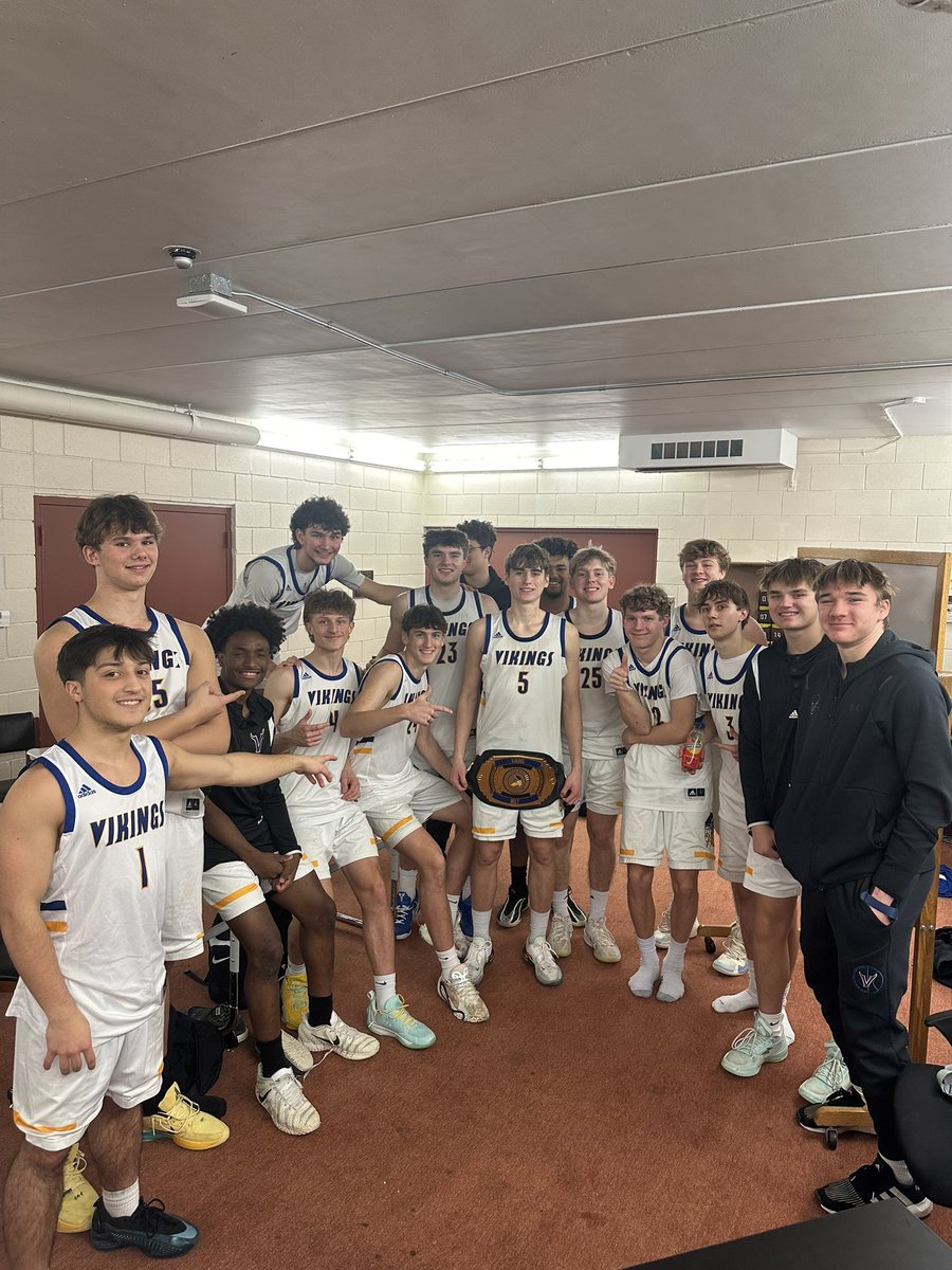 Big time statement at the Border Battle!!

Vikings take down Niles North (IL) 69–50 in a tough out-of-state matchup.

Jayce Cook: 26 pts, 5 stl, 4 reb Belt
Evan Kern: 20 pts, 9 reb
Eli Gammage: 14 pts, 10 reb

Complete team effort. Physical Game.