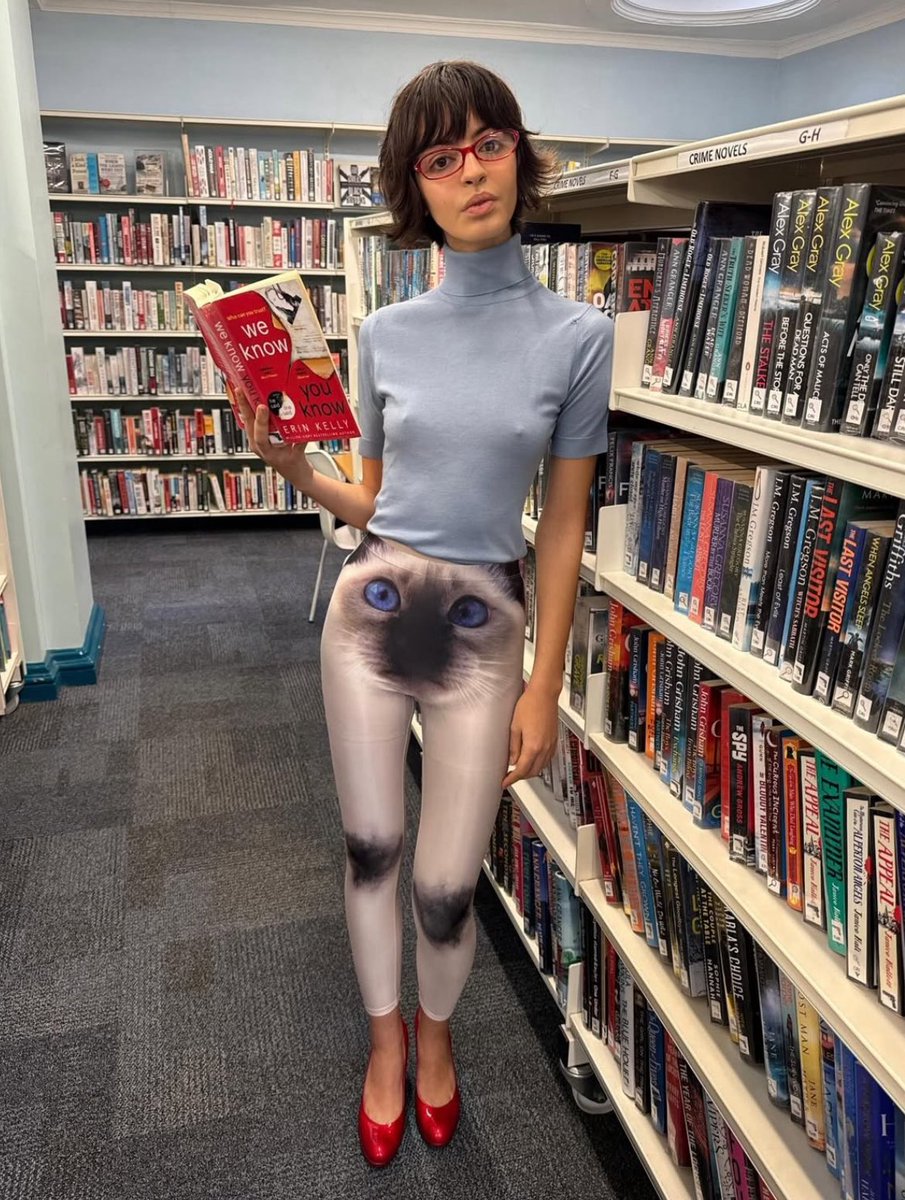 2flushh's tweet photo. Katyabraithwaite Outfits https://t.co/HSg4CioVpL