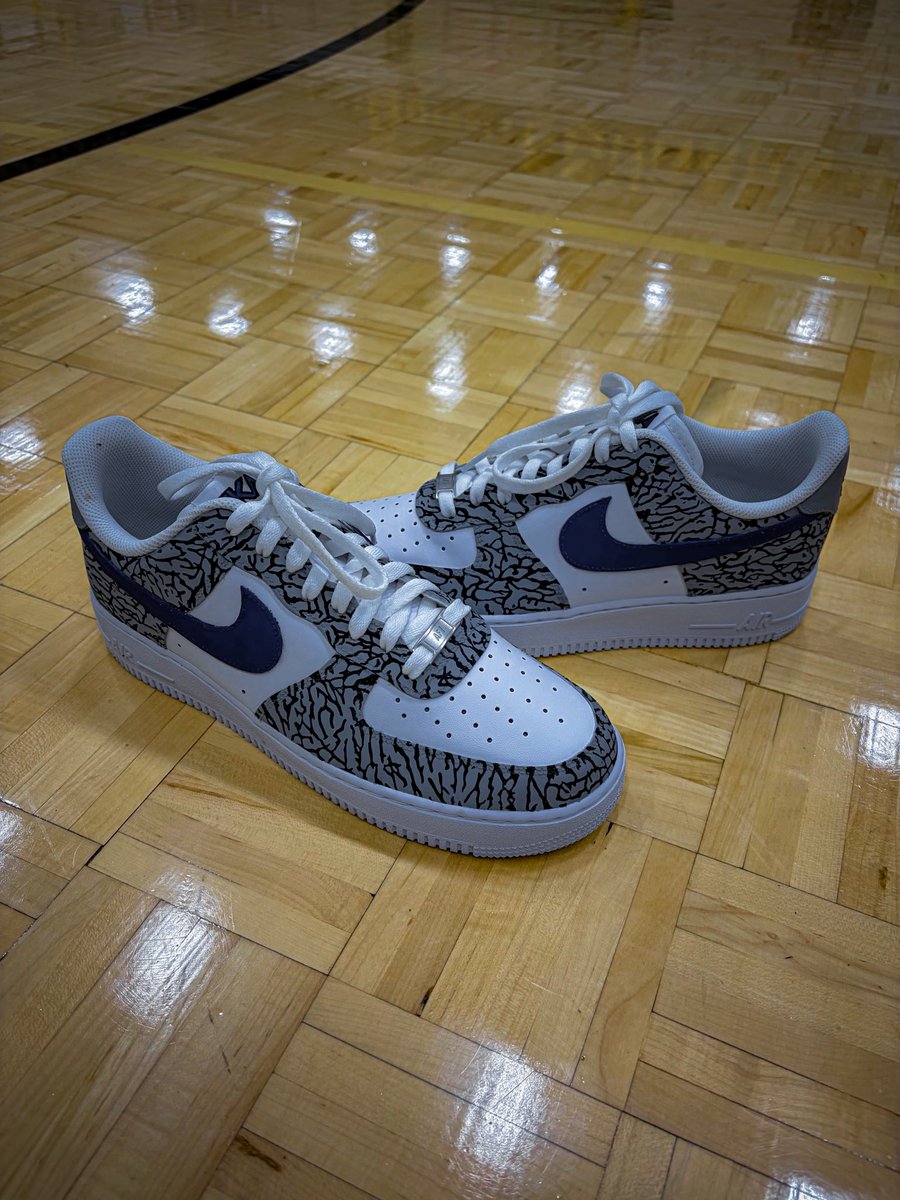 Raising Cain Customs tweet media