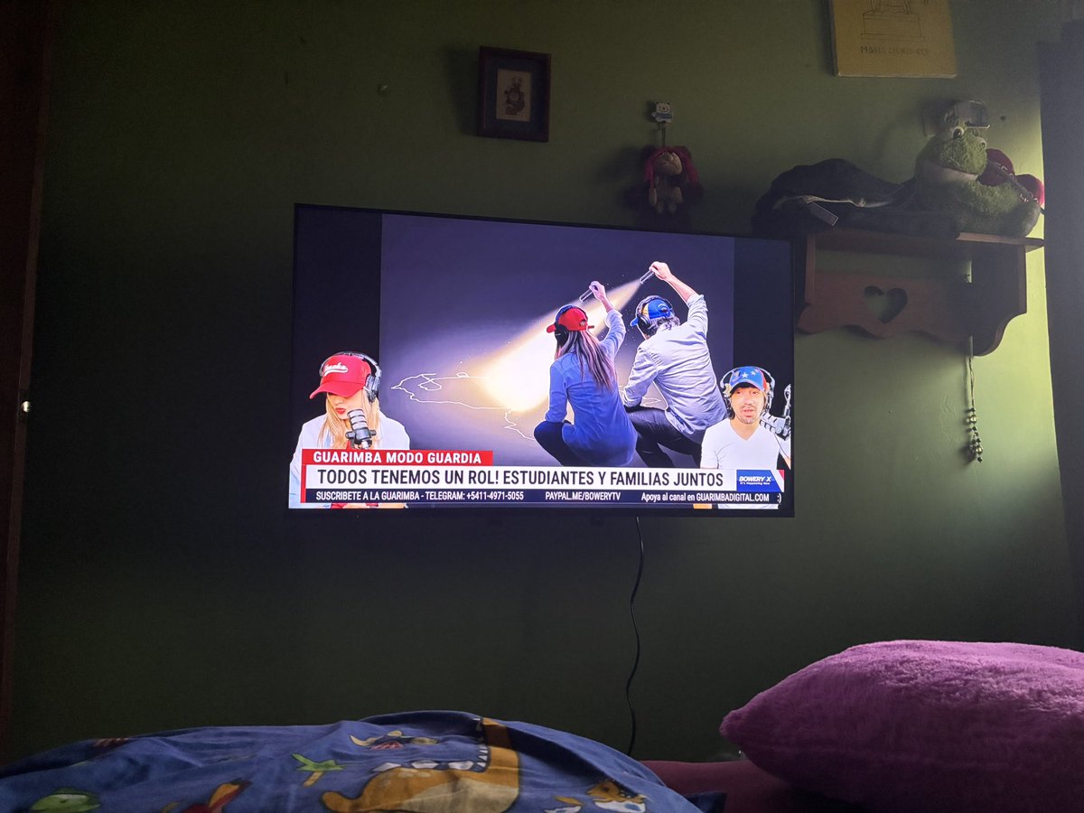 FRANDELYS's tweet photo. @GastonLevar iluminando mi cuarto https://t.co/UIMcc1vbsF