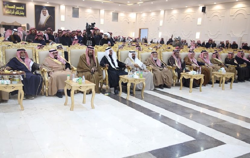 Abadlatribe's tweet photo. #عنزة 
#الجلاس
#الاشاجعة
#العبادلة               
'
قدّم الشيخ حمود بن مجيد
شيخ شمل قبيلة العبادلة من عنزة 
 '
درع تذكاري إلى الدكتور الشيخ طلال المعجل بمناسة تعيينه شيخا لقبيلة الاشاجعة خلفا لوالده رحمه الله ، وذلك من خلال الحفل الذي اقامته قبيلة الاشاجعة احتفاءً في هذه المناسبة https://t.co/JAWozOgTWd