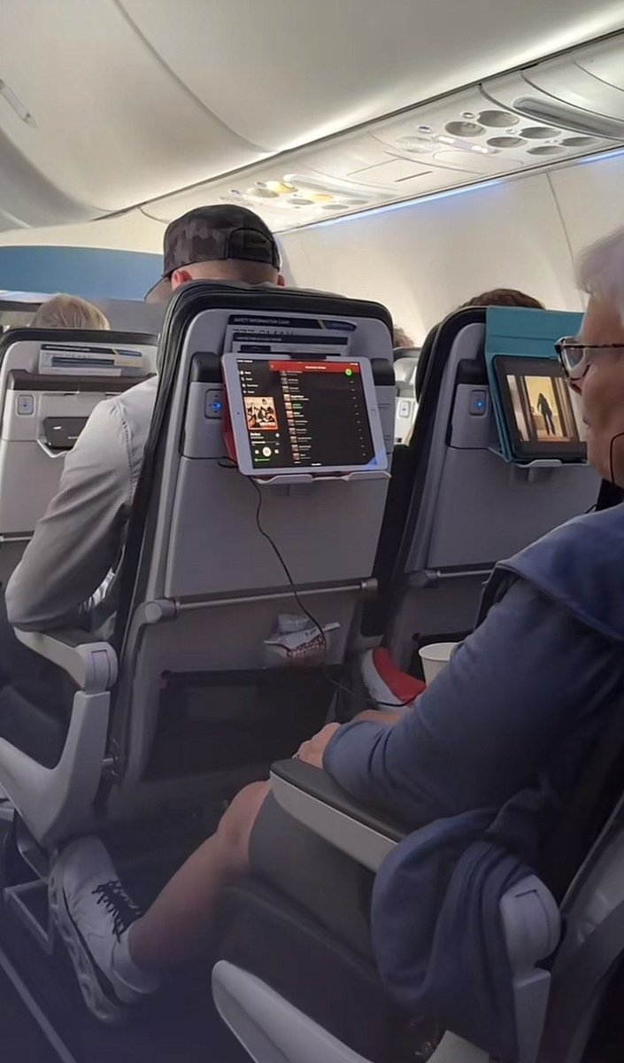 payno_foreever's tweet image. “it's just a phase”

me in 2080: