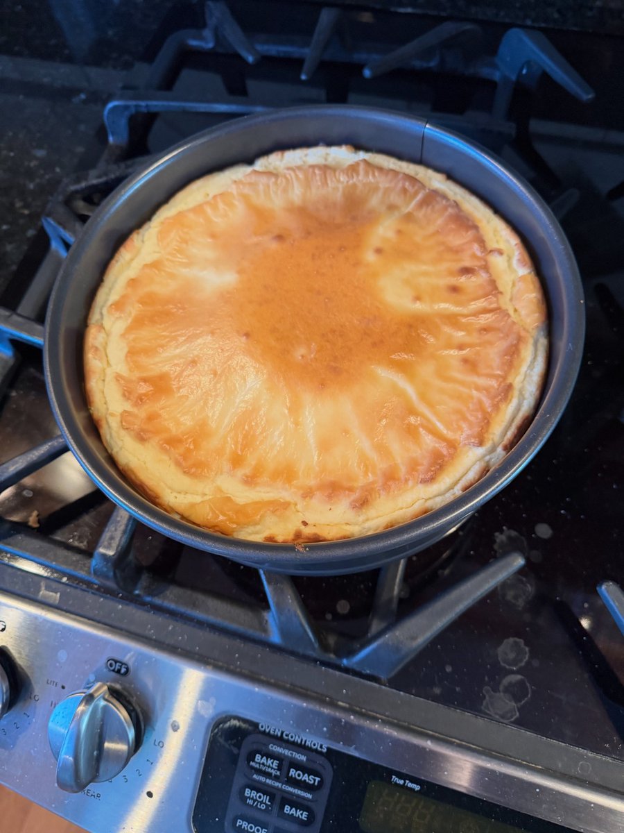 Keto cheesecake! Almond flour crust and a 3:1 ratio for those pursuing a therapeutic ketogenic diet. It’s delicious “therapy!”