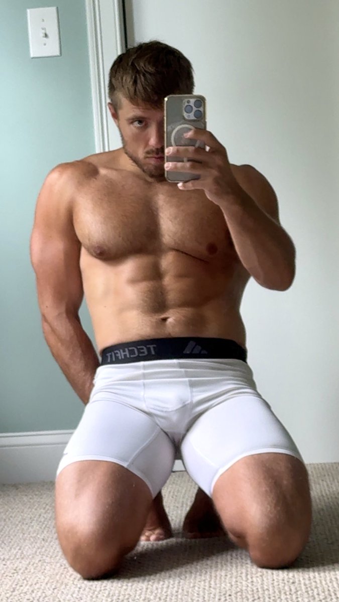_moreryan's tweet photo. Throwback to summer https://t.co/f6hq1U7T3J