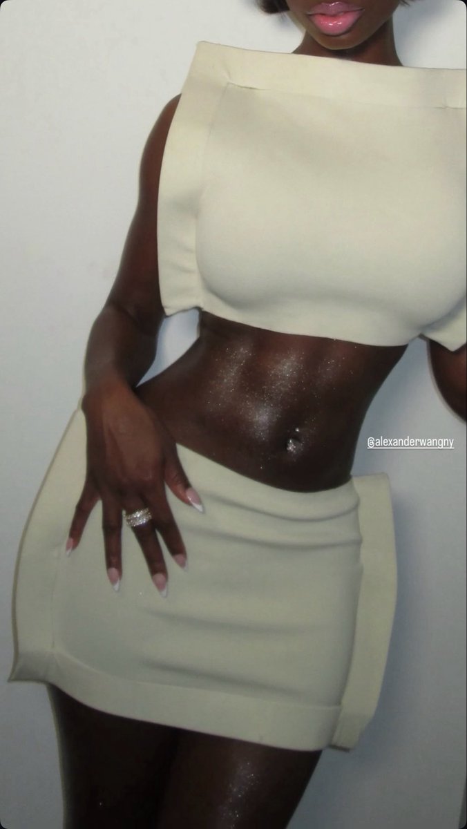 mo_8399's tweet image. SHE LOOK LIKE A FINE ASS RAVIOLI