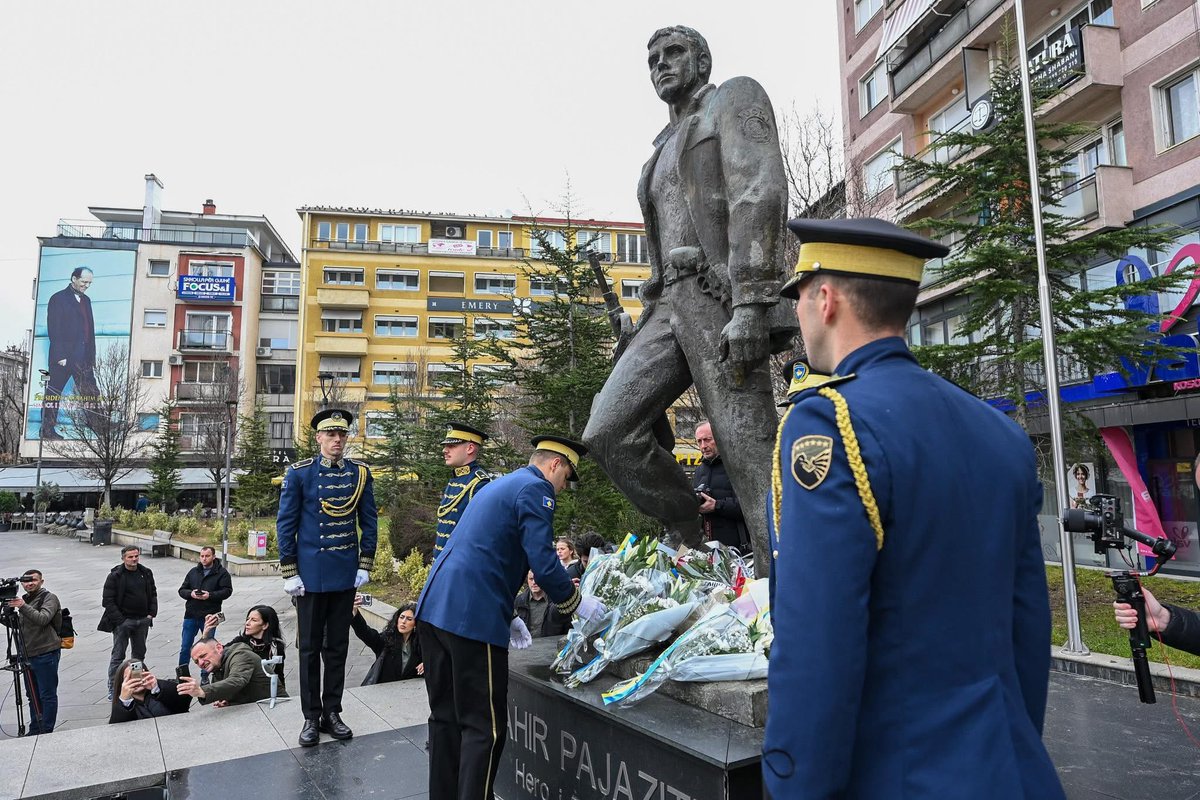 VjosaOsmaniPRKS's tweet photo. On January 31, 1997, Zahir Pajaziti, Hakif Zejnullahu, and Edmond Hoxha fell heroically for the freedom we enjoy today, becoming symbols of courage, sacrifice and resistance. 

Their legacy, and the legacy of all our heroes and martyrs, lives on in a free and sovereign Kosovo. 🇽🇰 https://t.co/4pOnUcc9GK
