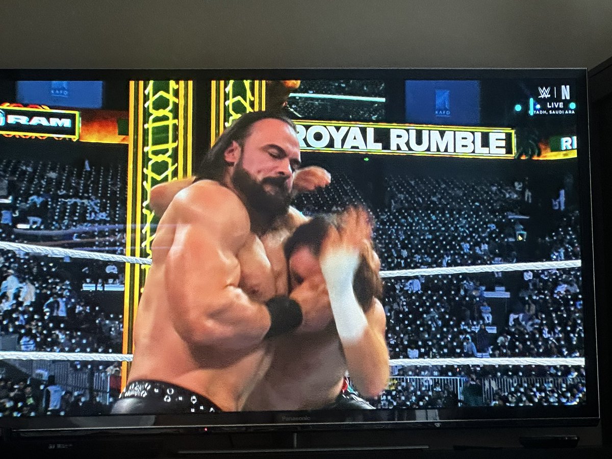 Leo32057's tweet photo. In my entire life of watching @WWE I’ve never seen the royal rumble so empty, this is sad and this is where we had aj last match this is sad just look how empty it is you can see where people and where the seats are empty smh #RoyalRumbleMatch #wweroyalrumblelive #wwe https://t.co/5UGIbkgT0q