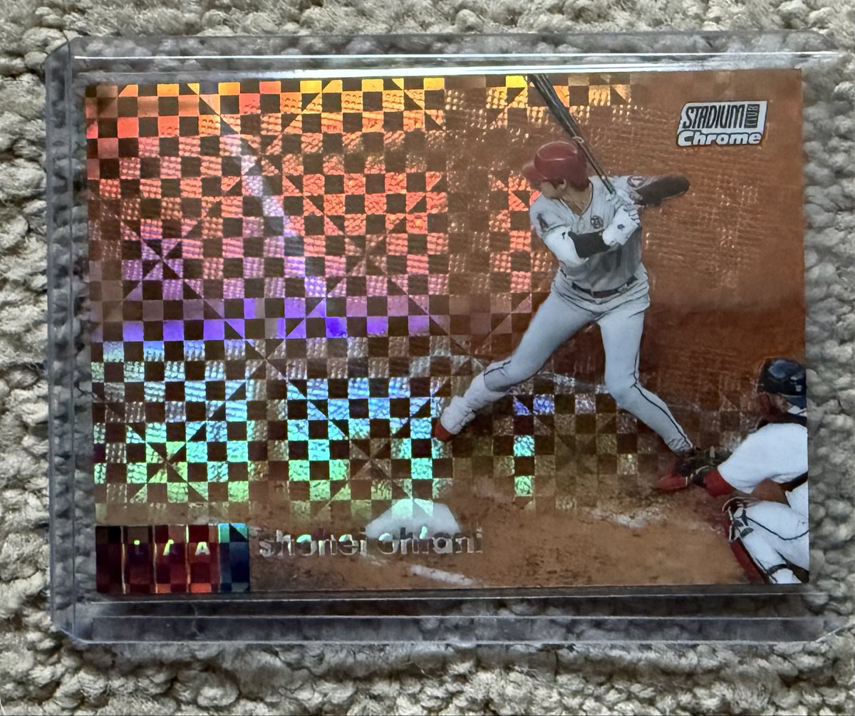 ArmyandBlue's tweet photo. @frank_lubatti @TheCloset_Cards Dang, what’s this worth? https://t.co/M1OOjT7Du5