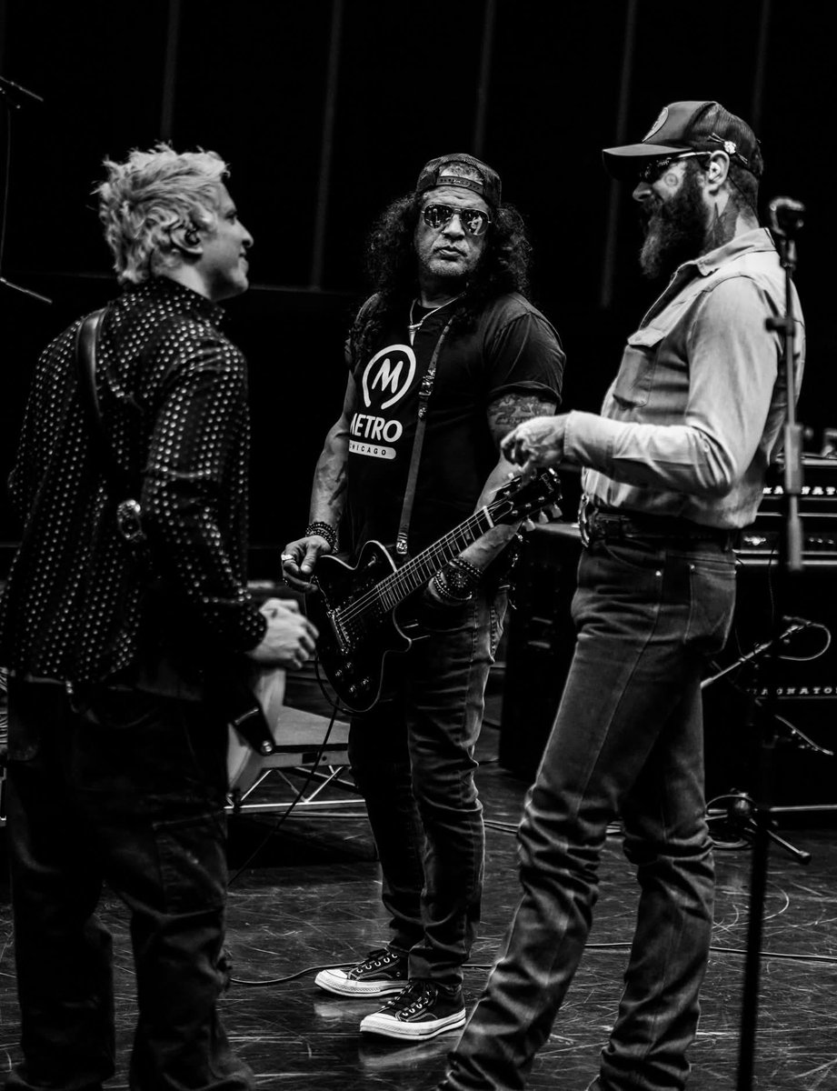 slashworldarg's tweet image. Mas fotos de Slash en el ensayo para el homenaje a Ozzy Osbourne en la entrega de premios Grammy 2026. 

Foto credito: Adam Degross 

🤘🎩🌎

#slash #postmalone #andywatt #grammy2026