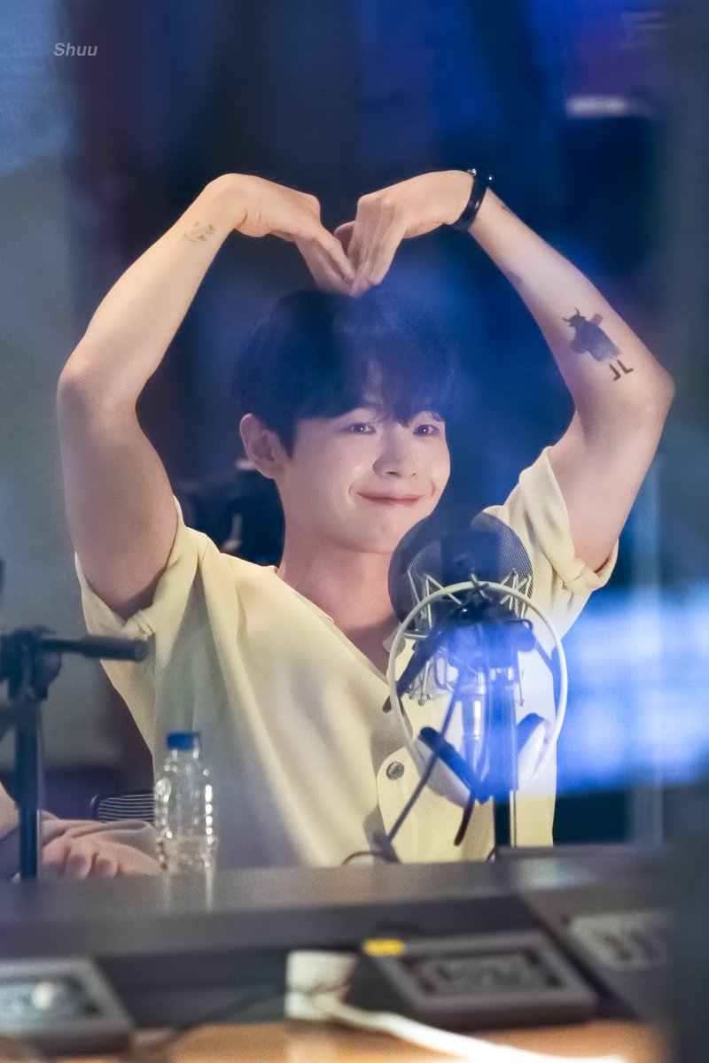 #마음찍은트친과아무것도하지않지만그저서로를뮤트하지않았음을확인하며2월도행복하시길바라기 🙆‍♀️