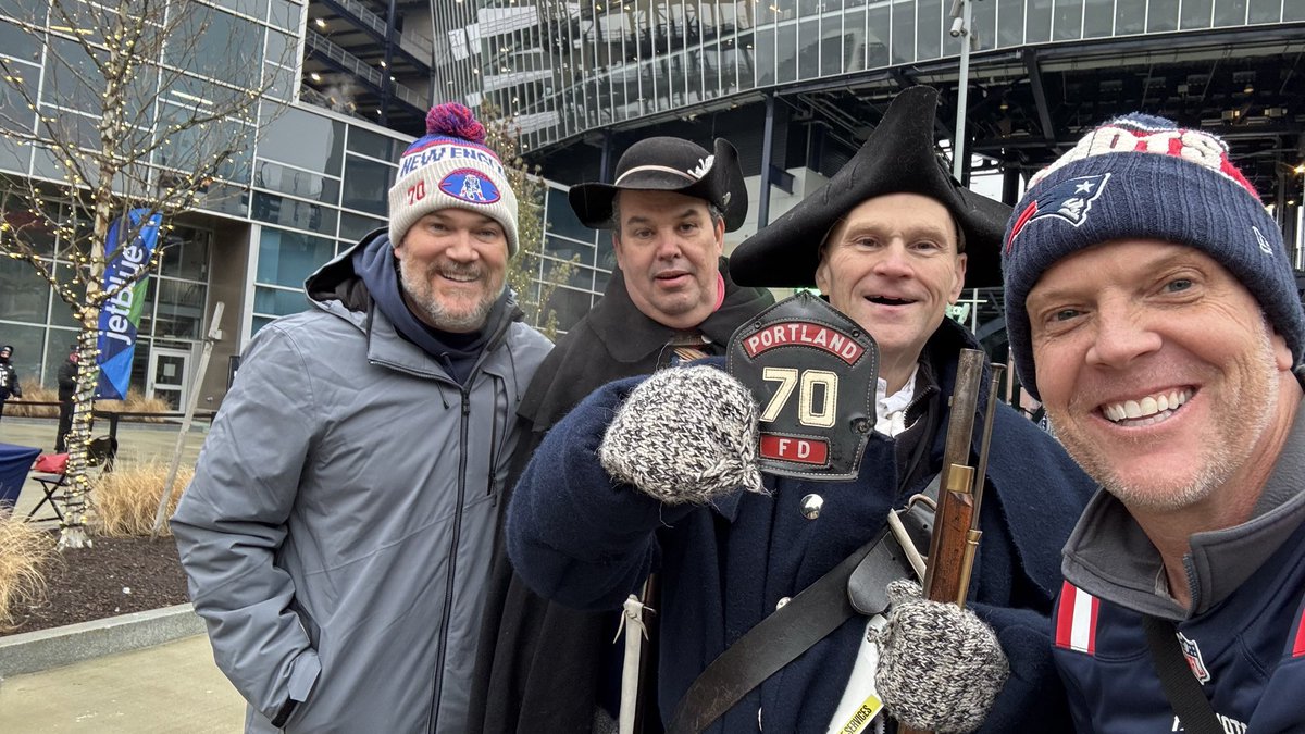 GJSomma's tweet photo. Surprisingly emotional. Fans, &amp; even former players, enthusiastically posed for photos holding my father’s PFD number to pay tribute to him. He was a stranger to them, but he was a loyal member of the respected Patriots Nation. Stay classy @Patriots . 🦞
@Edelman11 his favorite. https://t.co/X7y9zNK4Ve