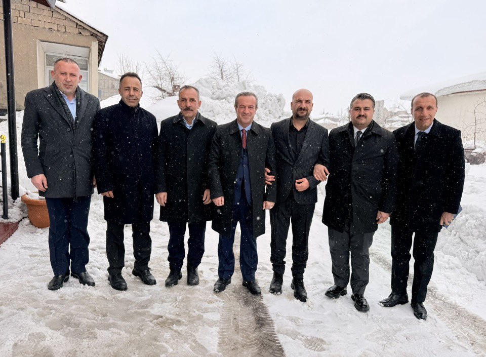 İl koordinatörümüz sn. Bahattin Yıldız,il başkanımız sn.Zeydin kaya ve teşkilat mensuplarımızla beraber,
Geçmiş dönem merhum ilçe başkanımız Ahmet Uçar’ın kıymetli oğlu Nevzat Uçar bey’i ve değerli Ailesini ziyaret ettik.

Dava ve hizmet yolunda emekleriyle iz bırakmış merhum