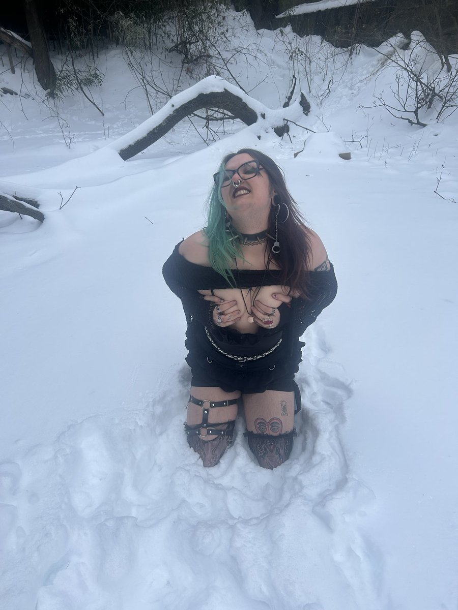 gothbbkat's tweet photo. nips were sooo cold 
#nipples #fat #goth #feeders #piggy #emo #nsfw https://t.co/7RW1WQzUZT