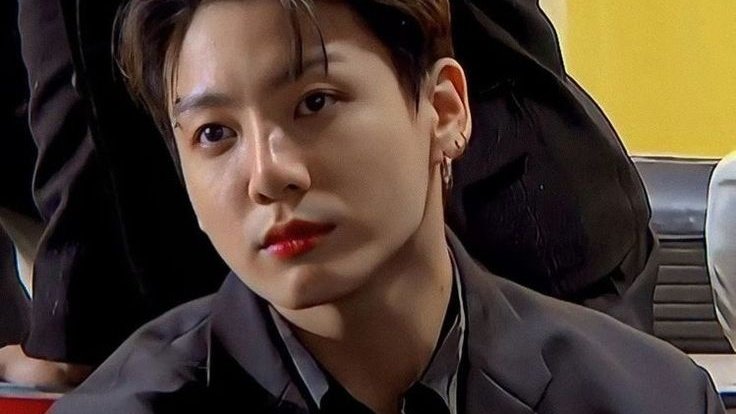 fairygukvi's tweet photo. taekook #kookv au ft. keonho &amp; sakuya

Kavi lebih suka style serba hitam ala Papinya Saka, sementara Saka lebih suka gaya penuh warna dari Papinya Kavi. Hal ini membuat mereka seperti anak yang tertukar —atau memang benar tertukar? https://t.co/rMtSeJdIKC