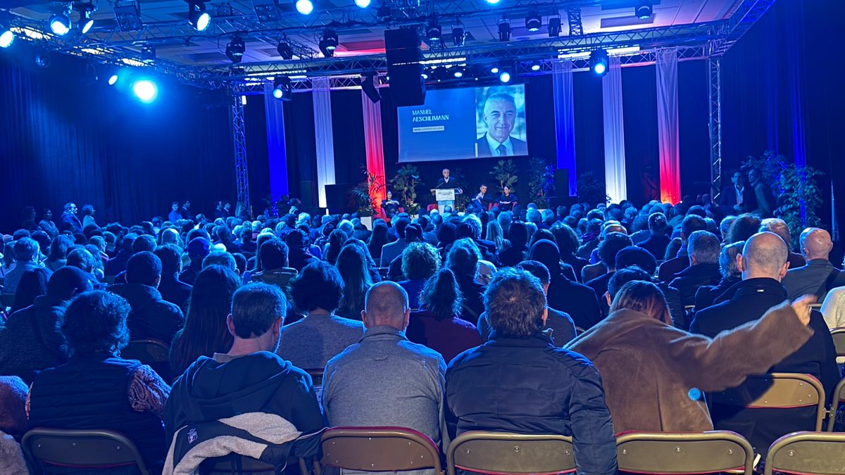 maeschlimann's tweet photo. ✅Salle comble pour les vœux des parlementaires. 

👍L'occasion pour moi de féliciter Marie-Do et Thomas Lam pour leur travail exemplaire au Sénat et à l’Assemblée Nationale. https://t.co/53qxBwe2G8