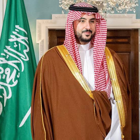 صاحب السمو الملكي الأمير خالد بن سلمان وزير الدفاع قائد سطع نجمة وبقوة في فترة تمر فيها المنطقة بتعقيدات كثيرة وأزمات كبيرة - اثبت فيها سموه أنه رجل المرحلة بإقتدار وحكمة وحنكة وعزم 

حفظ الله قائدنا خادم الحرمين و ولي عهده وحفظ الله اميرنا الفارس خالد بن سلمان