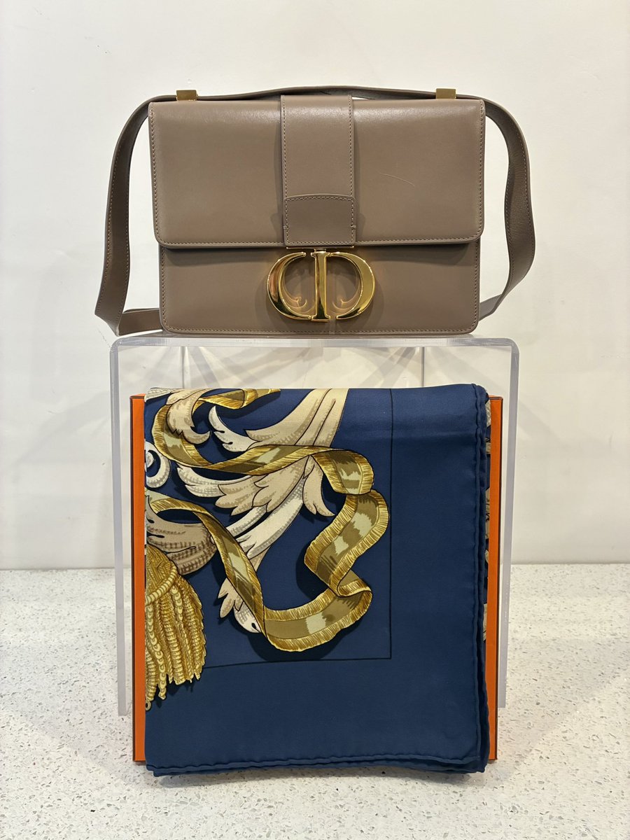 vintagetastebos's tweet image. At Vintage Taste we love to match an Hermès silk scarf with a fabulous bag. What’s better than that?! 

click our website Product page for designers, sizes, and prices. 

#womensconsignment #bostonconsignment #designer #designerbag #luxury