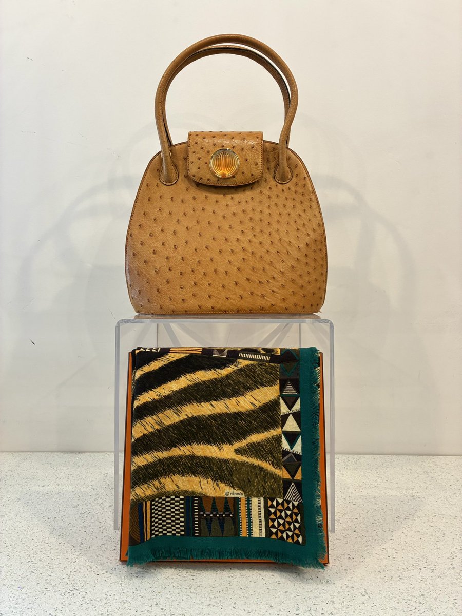 vintagetastebos's tweet image. At Vintage Taste we love to match an Hermès silk scarf with a fabulous bag. What’s better than that?! 

click our website Product page for designers, sizes, and prices. 

#womensconsignment #bostonconsignment #designer #designerbag #luxury