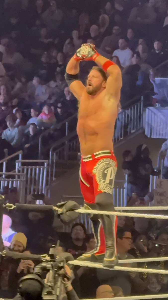 YoDuff1's tweet photo. Thank you @AJStylesOrg 🤘🏼🤘🏼 #RoyalRumble  #ThankYouAJ https://t.co/bbolSkIpbG
