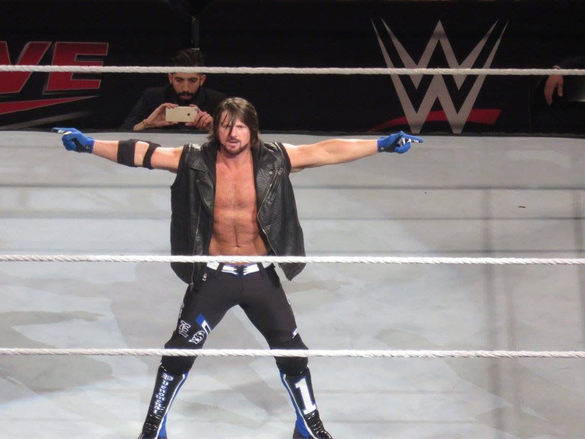 YoDuff1's tweet photo. Thank you @AJStylesOrg 🤘🏼🤘🏼 #RoyalRumble  #ThankYouAJ https://t.co/bbolSkIpbG
