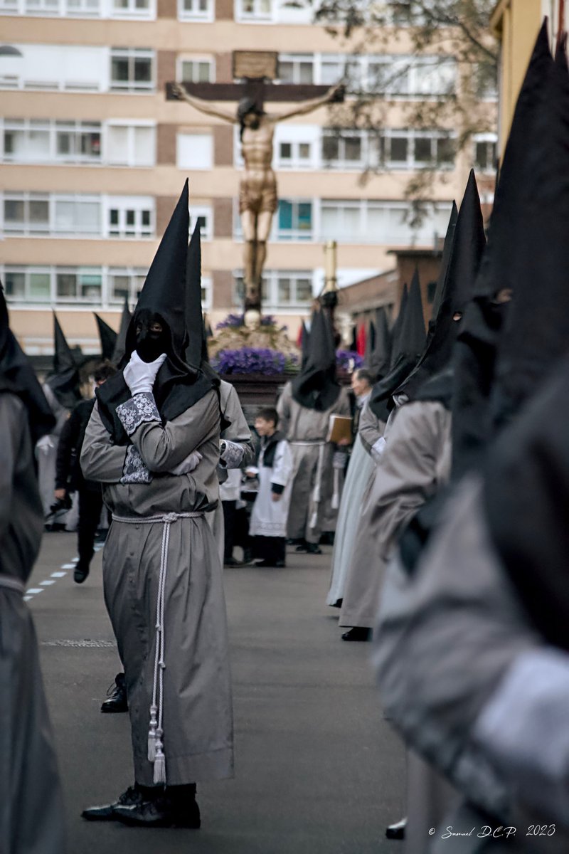 “Fe que se lleva al Hombro”
<a href="/sagradapasion/">Cofradía Pasión</a>