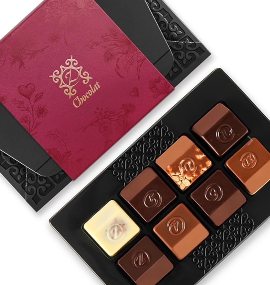 Ana_PerezCervin's tweet image. Hola amigos 🥰👋 Feliz sábado!! Pronto vendrá #SanValentín y hoy os quiero recomendar estos súper #bombones ( #chocolate gourmet) para regalar. Son hechos a mano, súper cremosos. You can buy it around the world! Echadle un ojo en mi tienda preferredby.me/anaperezc