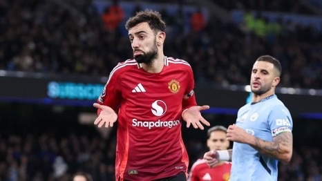 SimplyUtd's tweet photo. 🚨 Bruno Fernandes is very happy at Manchester United right now. 

[@FabrizioRomano] https://t.co/yPvKIpkiPS
