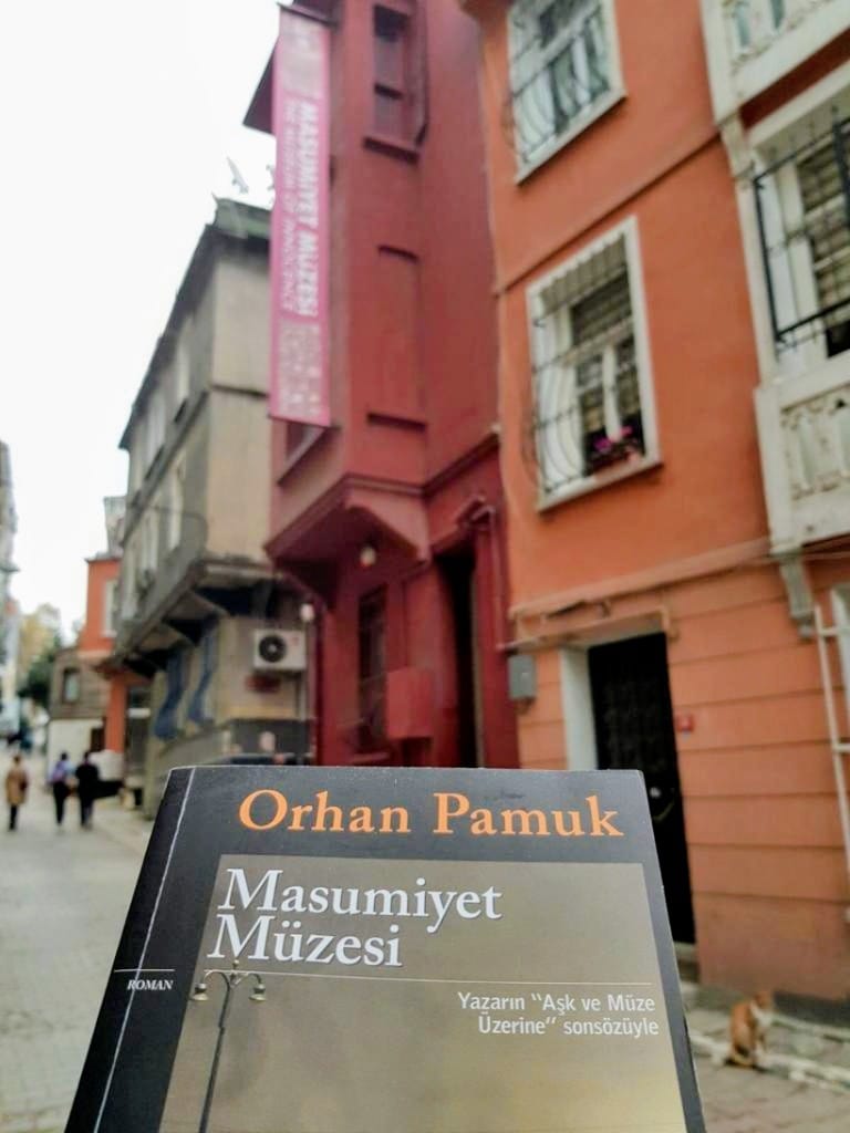 ysrmrve's tweet photo. Masumiyet Müzesi ve Füsun'un küpeleri 🫀 https://t.co/30nXsLDFn9