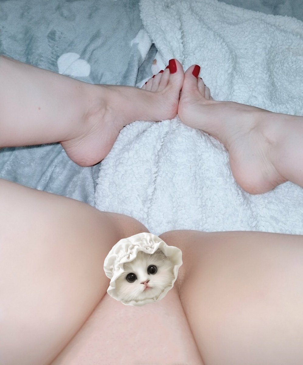 Princesse_rim00's tweet photo. Being submissive to me! is the best thing you can have 👑✨ https://t.co/crOKAsCSyN
