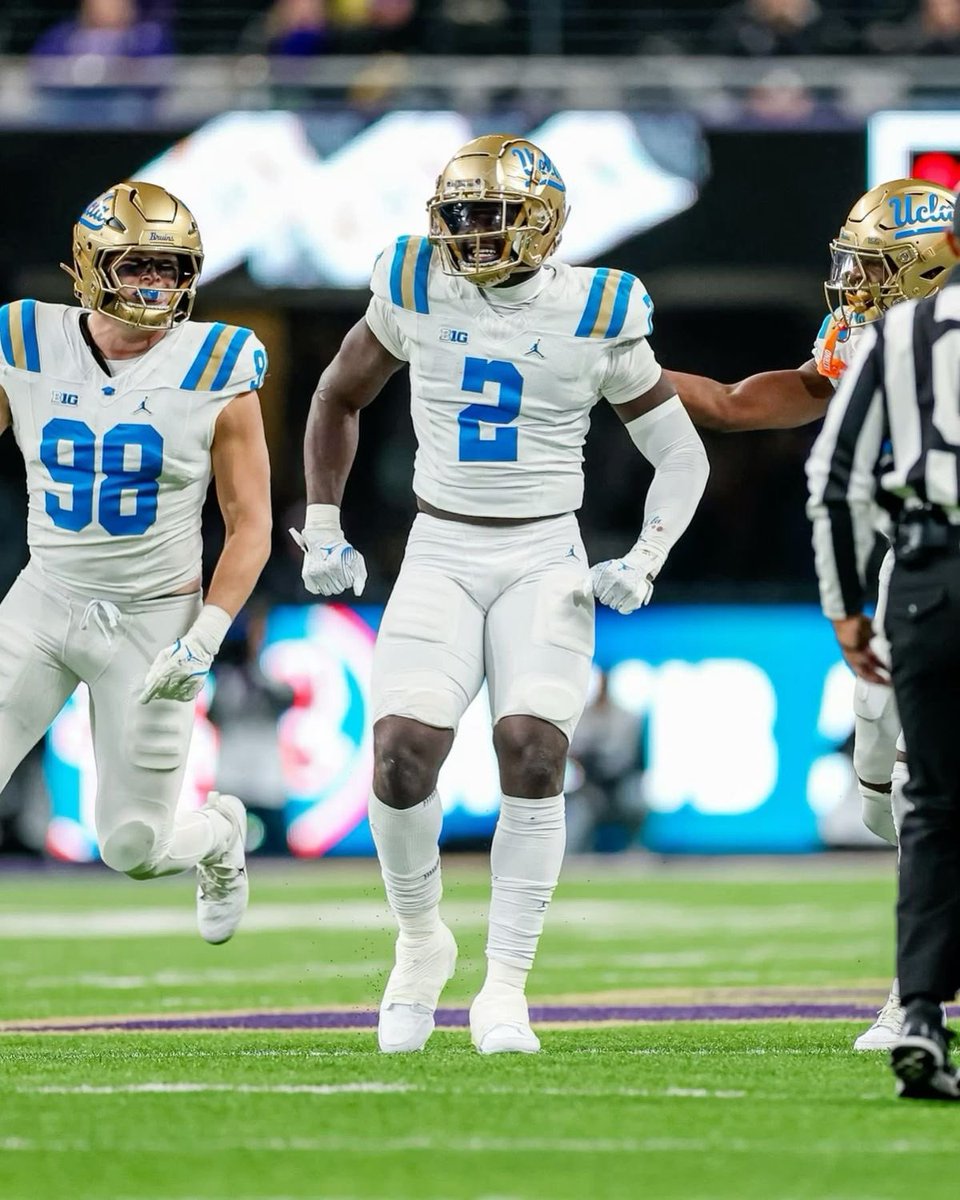 Dylan9kk's tweet photo. Blessed to receive an offer from UCLA!! #GoBruins🐻 @CoachSamDaniels @Coachmessay @CoachJdubSFA @lbcoachchris https://t.co/x9VIijwTPN