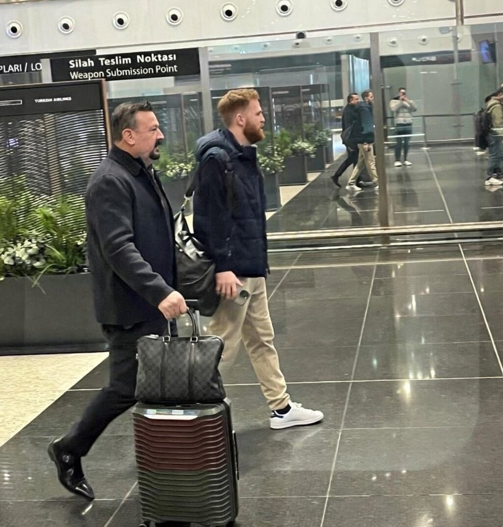 İstanbul’a gelmeyin defolun gidin! 

#DevinÖzekİstifa
#ErtanTorunogullarıistifa