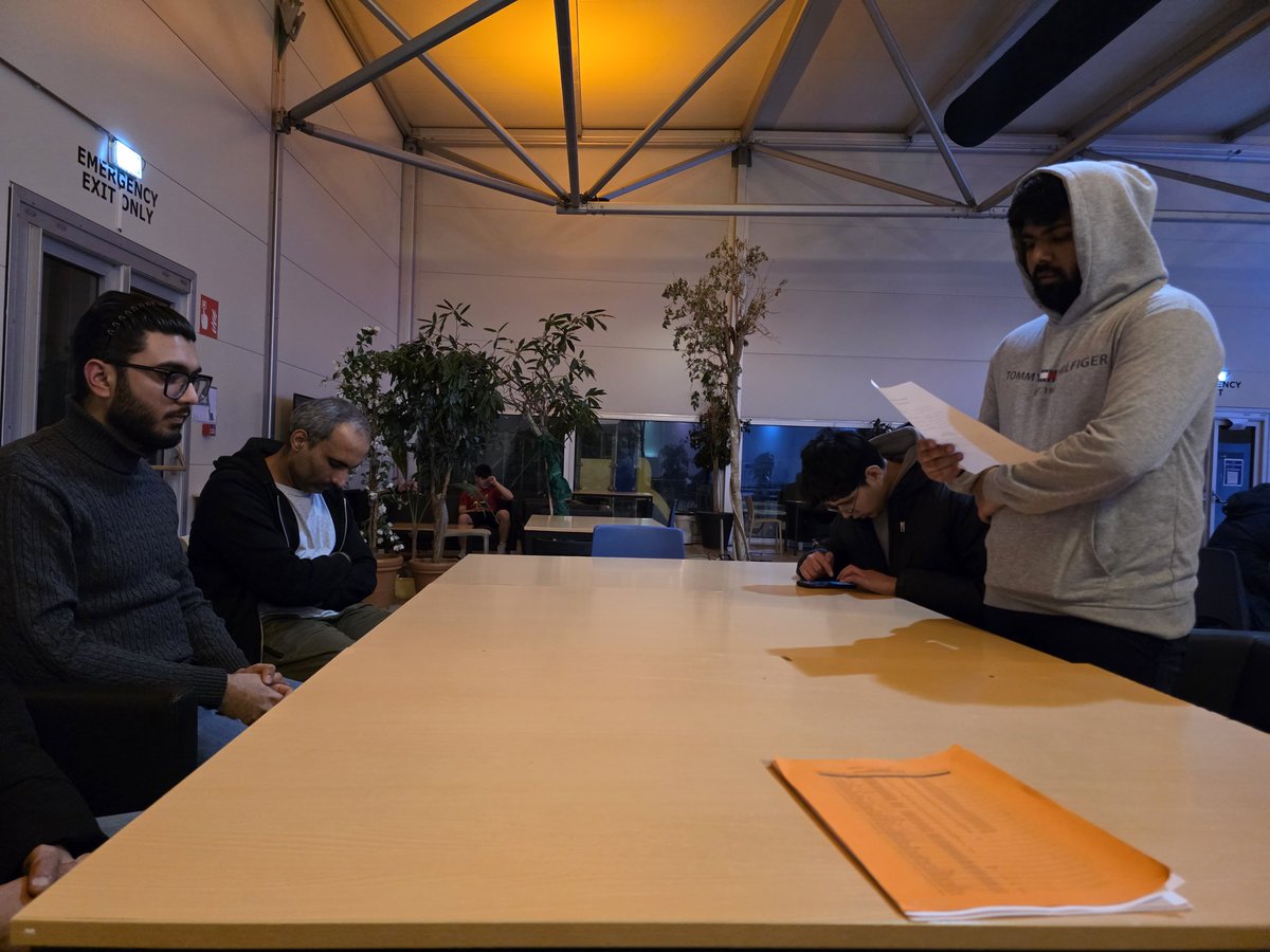 AlkmaarAMJO's tweet photo. Alhamdulillah! 🌙 Op 30 &amp; 31 jan hield MKA Alkmaar Ijlaasat &amp; Taleem-klassen in Schagen, Hoorn &amp; Heerhugowaard. 🤝
​👥 36 leden aanwezig.
📖 Focus: Tabligh &amp; het belang van Namaz.
🍲 Afgesloten met een maaltijd en thee. 🍵
​#MKA_Alkmaar #Khuddam #Onderwijs #Schagen #Hoorn https://t.co/ZsBjuErMHH