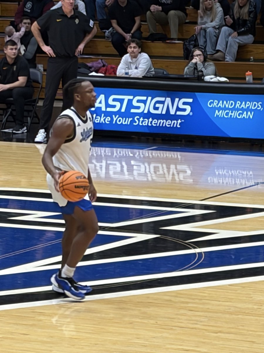Coachnorgrove's tweet photo. Always an honor to watch a former player. Trevor Smith Jr steady and composed. Making winning plays when needed. https://t.co/04KXGtTLCd