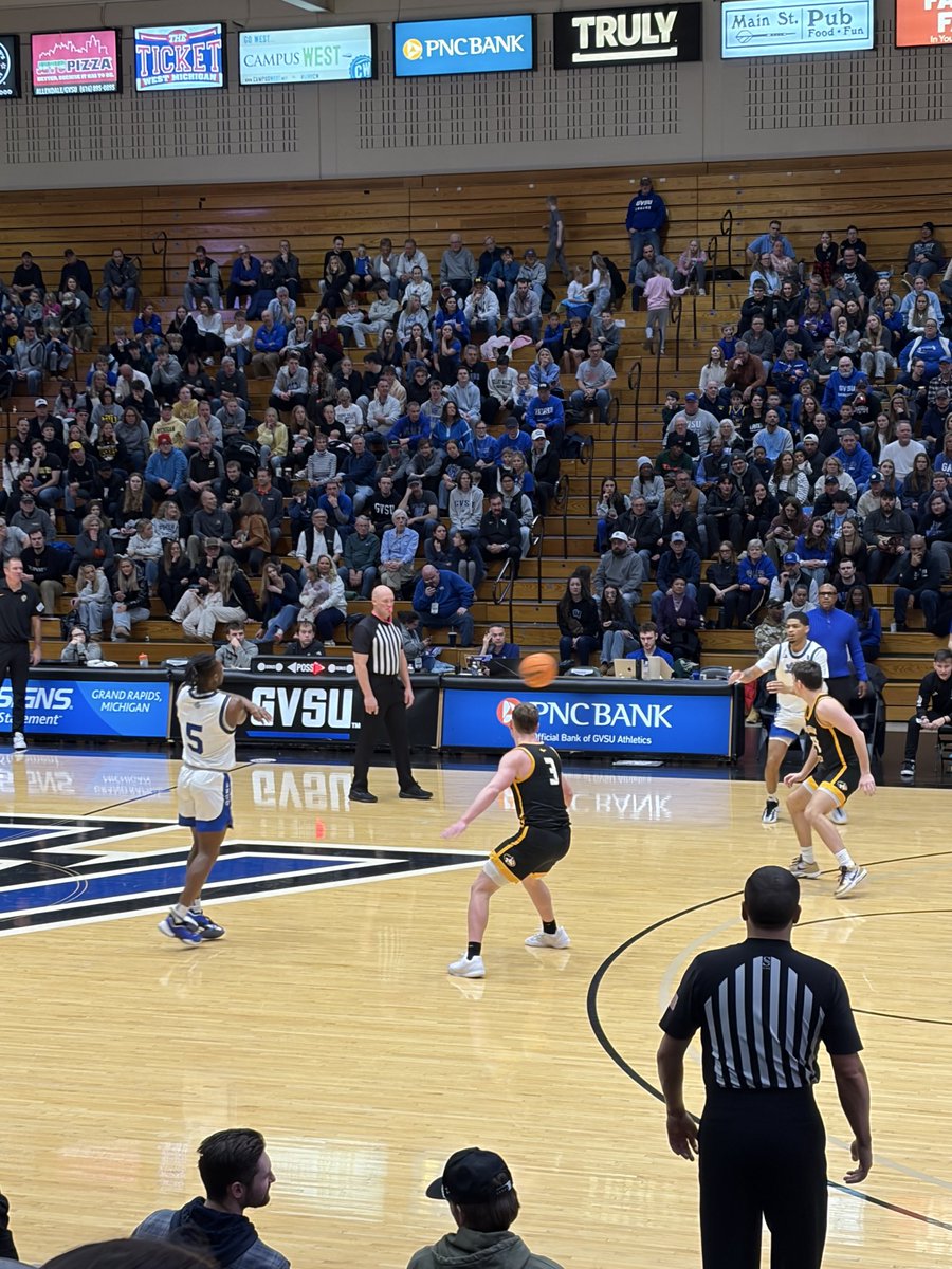Coachnorgrove's tweet photo. Always an honor to watch a former player. Trevor Smith Jr steady and composed. Making winning plays when needed. https://t.co/04KXGtTLCd