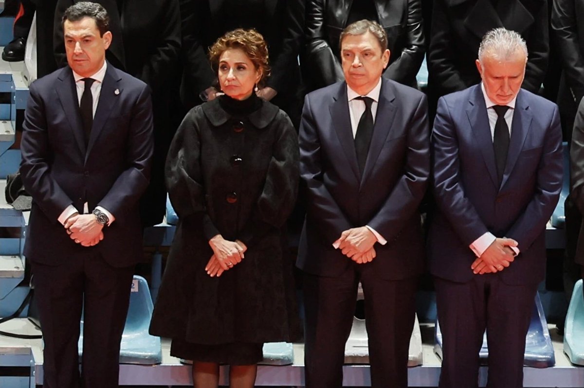 Seguramente no hay mejor ejemplo de qué es este gobierno que las actitudes  de María Jesús Montero. A un afán desmedido de aparentar y protagonismo se  suma la bajeza y chulería de