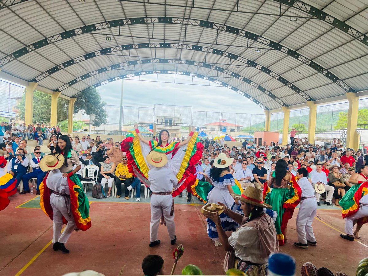 Mgs. Vanessa Valarezo Directora Zonal 7 de <a href="/CancilleriaEc/">Cancillería del Ecuador 🇪🇨</a> participó en el evento nacional Integración Montubia Prense realizada en la parroquia Palmales del cantón Arenillas <a href="/GoberElOro/">Gobernación de El Oro</a>