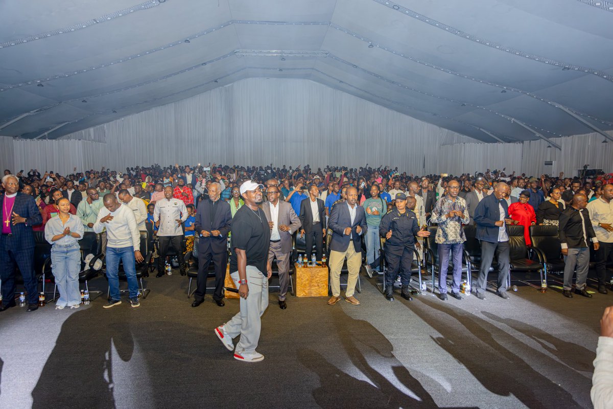 aenewsEnglish24's tweet image. #Ubutwari2026 | Kigali, Rwanda ,
This evening, Camp Kigali (#KCEV) hosted a concert celebrating Rwanda’s National Heroes as part of National Heroes Day, under the theme “Heroism and Unity of Rwandans, Pillars of Development.”

Minister of National Unity and Civic Engagement, Dr.