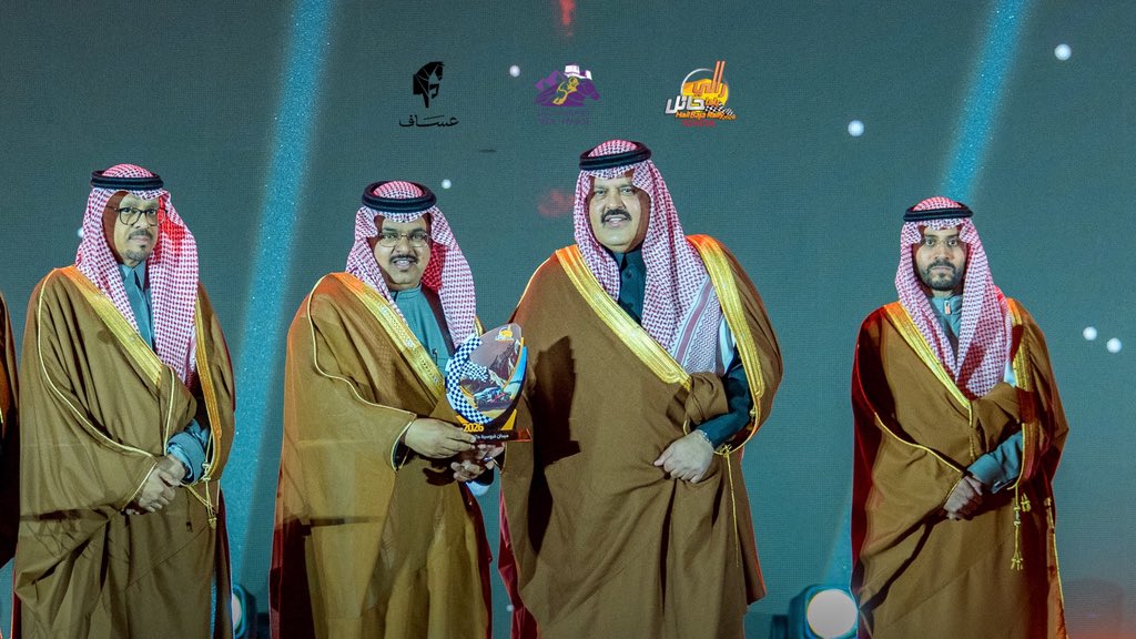 سمو #أمير_منطقة_حائل يكرّم #فروسية_حائل خلال #رالي_باها_حائل_تويوتا_الدولي، 2026، تسلم التكريم مدير عام الميدان الأستاذ بندر بن حسن التبيناوي

<a href="/BANDAR_H_ALS/">بندر التبيناوي</a>