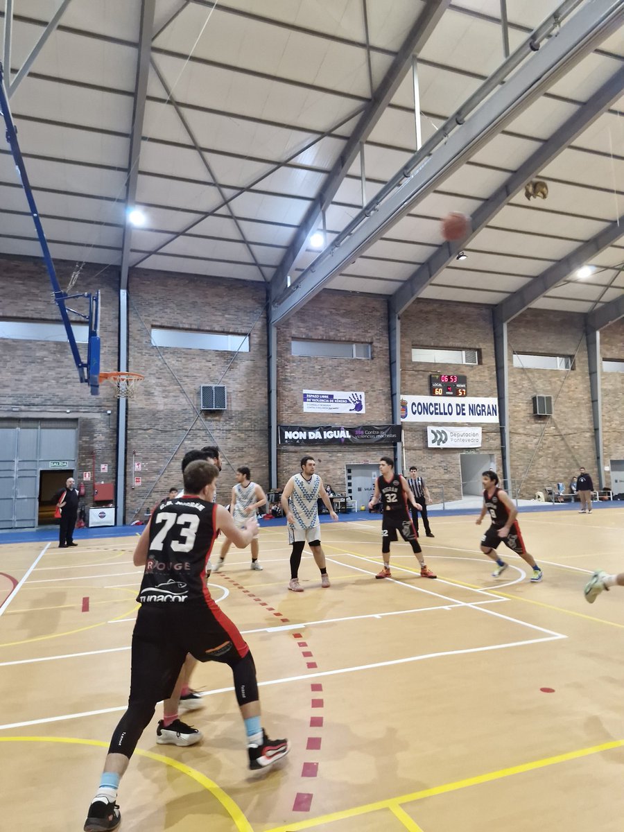 Gran triunfo dos nosos senior que retoman así a senda dos triunfos ante CB Redeiras 71-62 #vermellodecorazón  #seimosxuntosimosxuntos #senlímites #paixónvermella #todosabordo #elsimboloquehumaniza